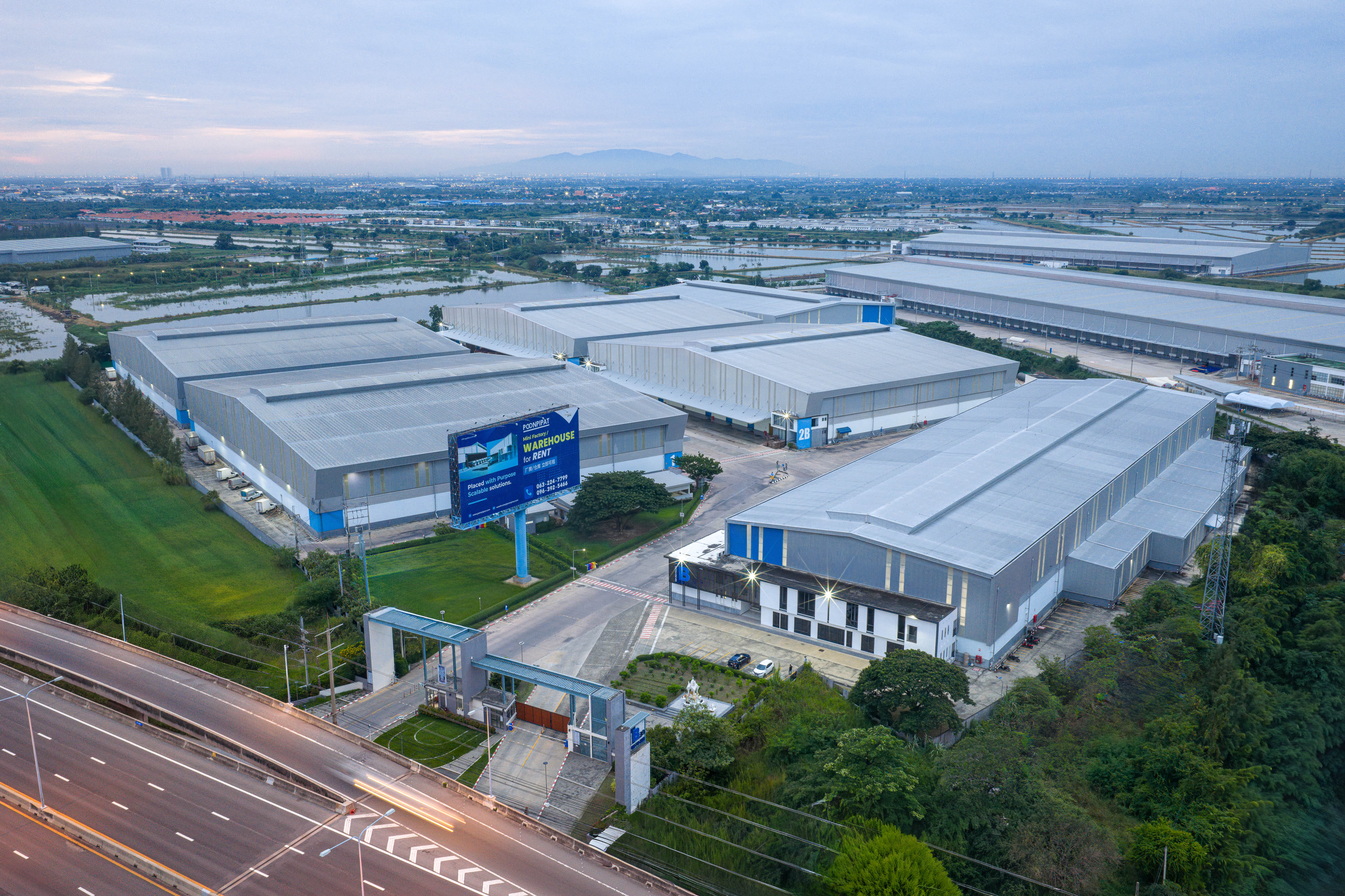 คลังสินค้าพูลพิพัฒน์ B38 บางนา กม.38 จ.ฉะเชิงเทรา รูปโกดังให้เช่า 1